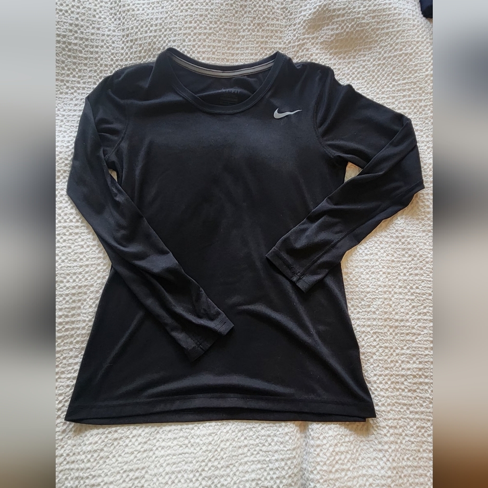 Nike Women's Black Long Sleeve Tee